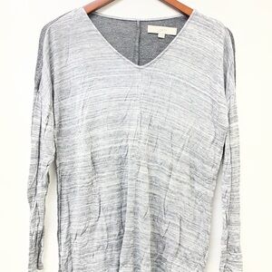 Ann Taylor Loft Women's Two Toned Grey V-neck Knit Long Sleeve Top Size Medium
